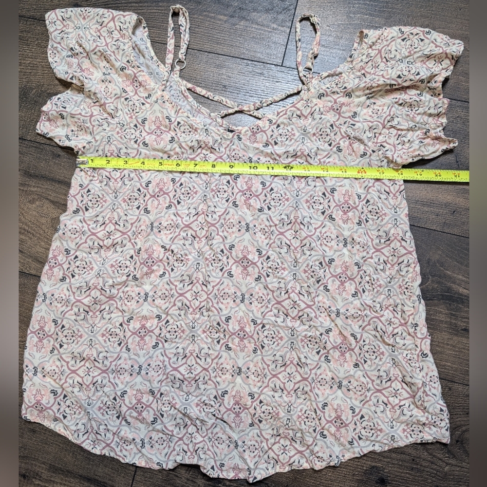 {Torrid} Pink and White‎ Paisley Summer Top Size 00 - Picture 2 of 5